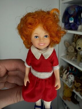 Little Orphan Annie Doll Knickerbocker Toy Company 1982 Vintage Red Dress